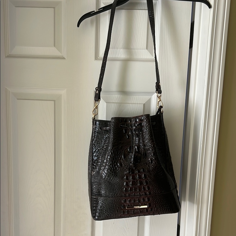 Elegant Brown Croc-Embossed Bucket Bag Brahmin